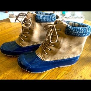 JustFab EVI Duck Boots size 9